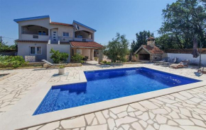 Cozy Home In Sukosan With Outdoor Swimming Pool
